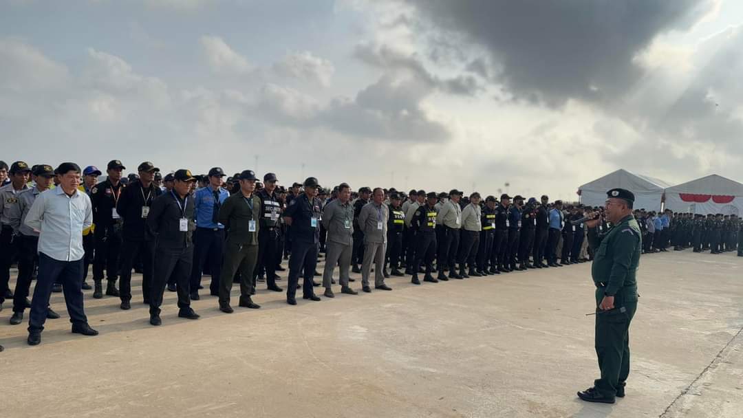 នាយកដ្ឋានគ្រប់គ្រងសន្តិសុខឯកជន និងកម្លាំងភ្នាក់ងារសន្តិសុខឯកជន ដែលត្រៀមចូលរួមការពារសន្តិសុខ សណ្តាប់ធ្នាប់ សុវត្ថិភាព ក្នុងព្រះរាជពិធីបុណ្យអុំទូក បណ្តែតប្រទីប និងសំពះព្រះខែ អកអំបុក ឆ្នាំ២០២៤